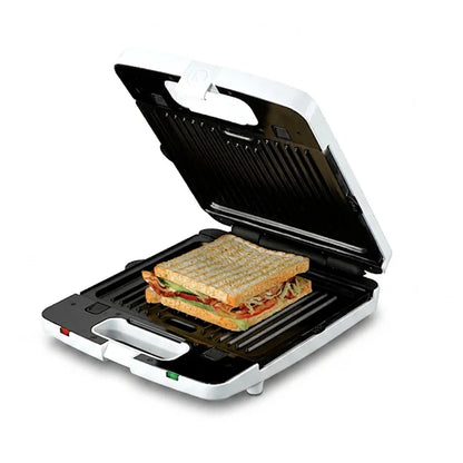 Kenwood SM740 open with grill plates and a toasted sandwich